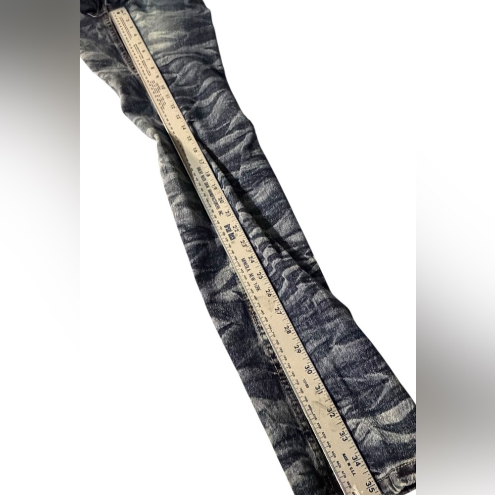 Evolution in Design Men’s Distressed Jeans - Picture 11 of 11